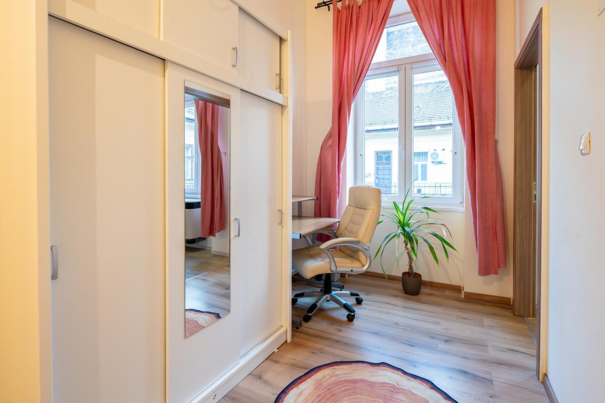 Downtown Oasis Apartment